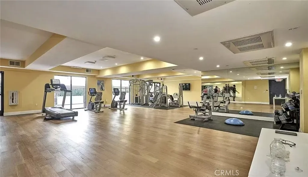 2939 Leeward 212, Los Angeles, California 90005 home-pic-6