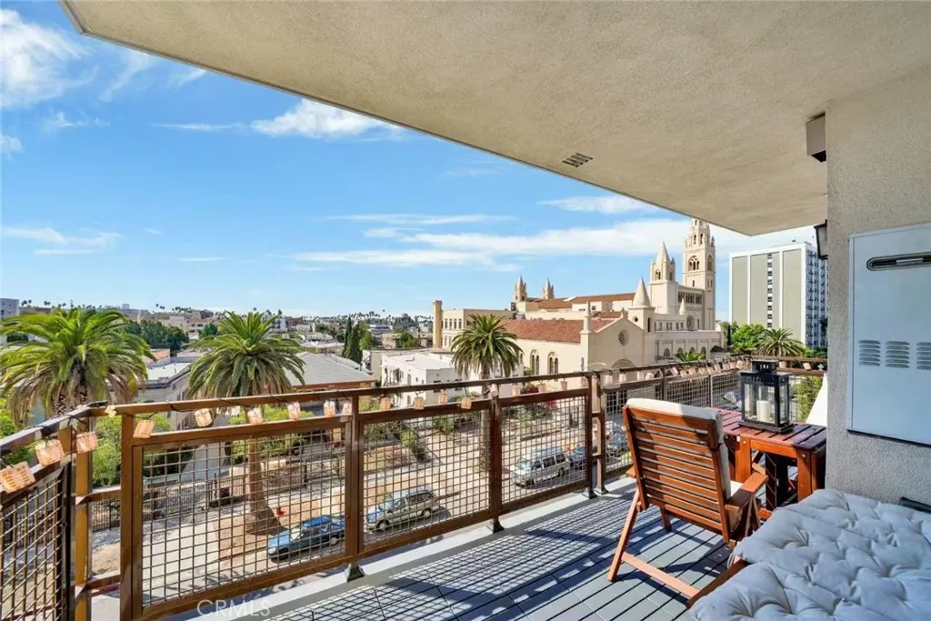 2939 Leeward 212, Los Angeles, California 90005 home-pic-7