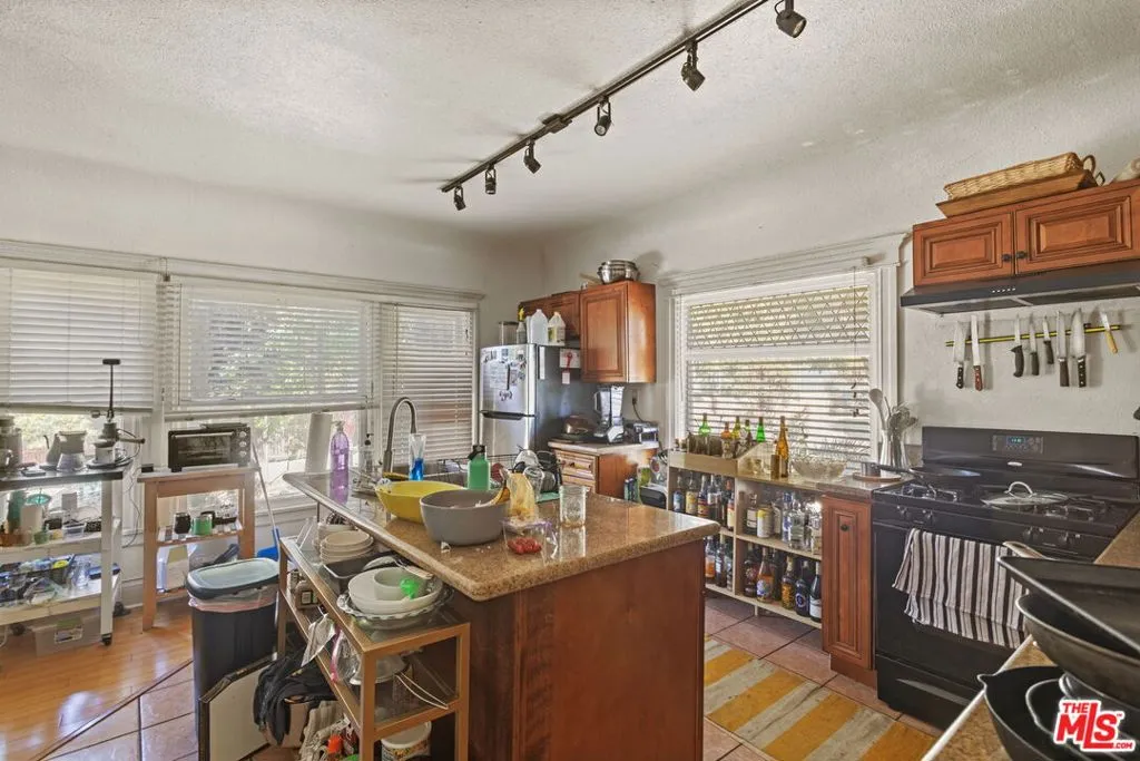 1348 Kellam Avenue, Los Angeles, California 90026 home-pic-7