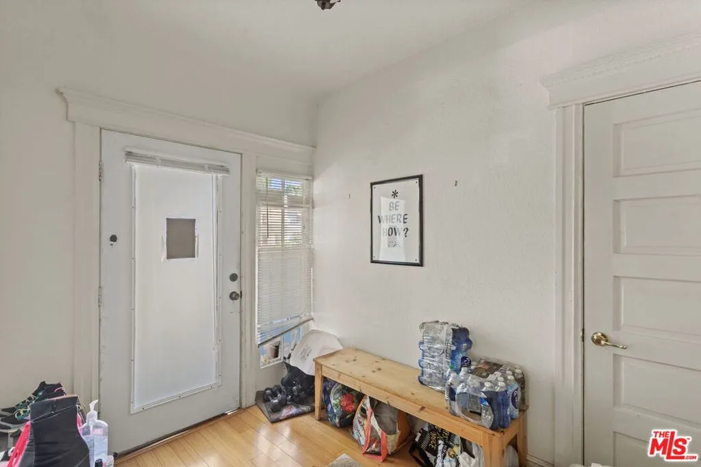 1348 Kellam Avenue, Los Angeles, California 90026 home-pic-16