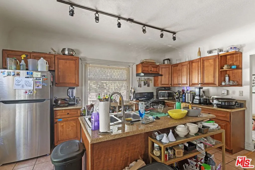 1348 Kellam Avenue, Los Angeles, California 90026 home-pic-8