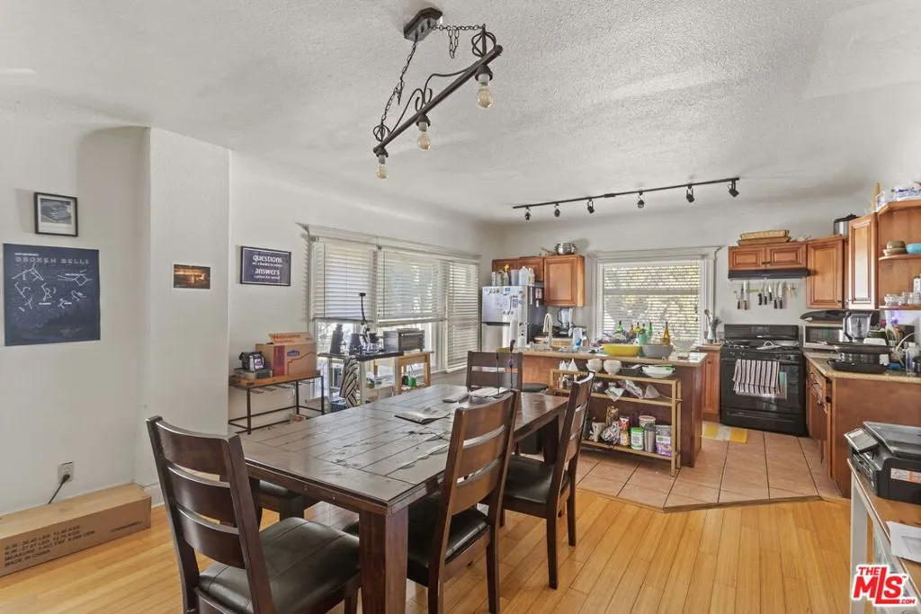 1348 Kellam Avenue, Los Angeles, California 90026 home-pic-10