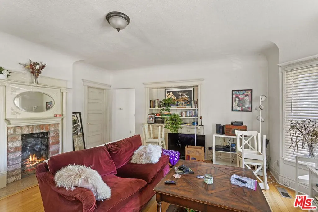 1348 Kellam Avenue, Los Angeles, California 90026 home-pic-4