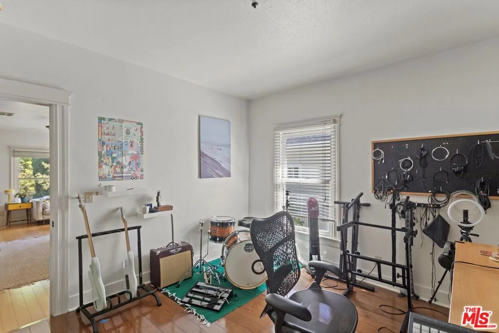 1348 Kellam Avenue, Los Angeles, California 90026 home-pic-24