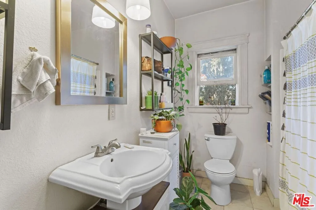 1348 Kellam Avenue, Los Angeles, California 90026 home-pic-33