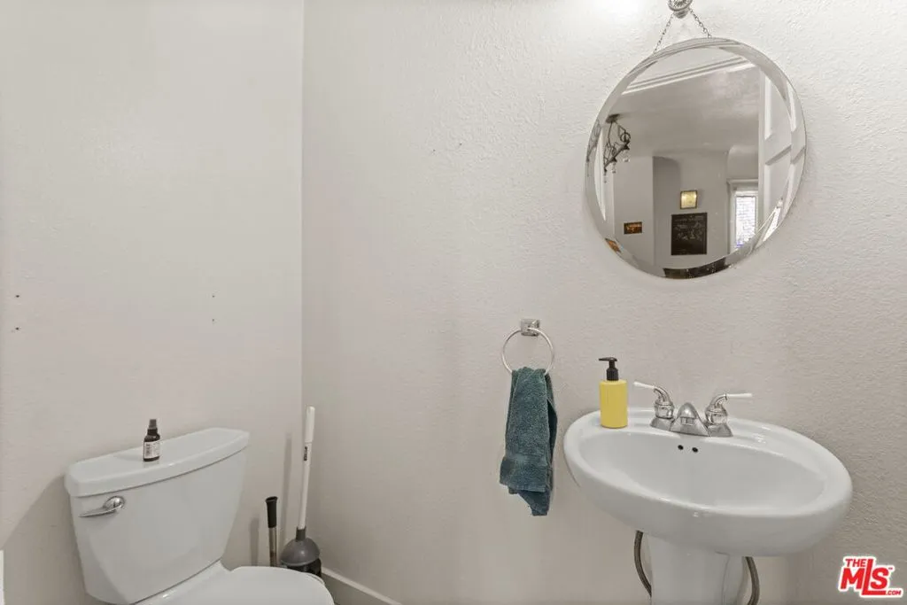 1348 Kellam Avenue, Los Angeles, California 90026 home-pic-28