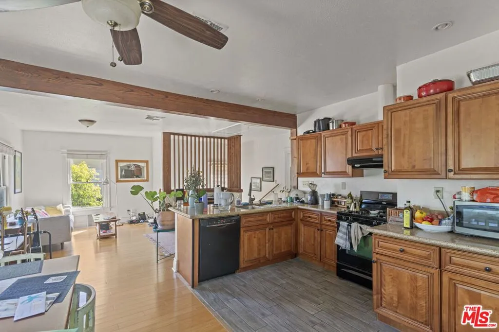 1348 Kellam Avenue, Los Angeles, California 90026 home-pic-15