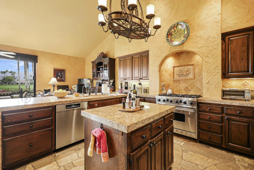 409 Bouquet Canyon Drive, Palm Desert, California 92211 home-pic-19