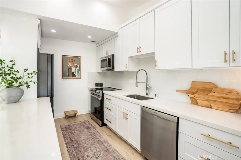 19 Vista Del Ponto 66, San Clemente, California 92672 home-pic-16