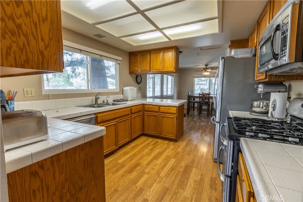 910 E Glendale, Orange, California 92865 home-pic-7
