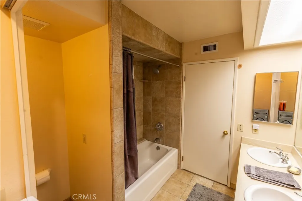 910 E Glendale, Orange, California 92865 home-pic-14