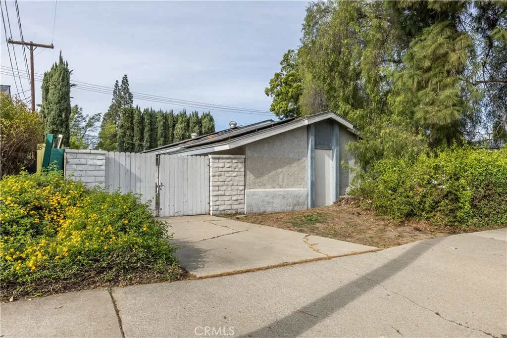 910 E Glendale, Orange, California 92865 home-pic-25