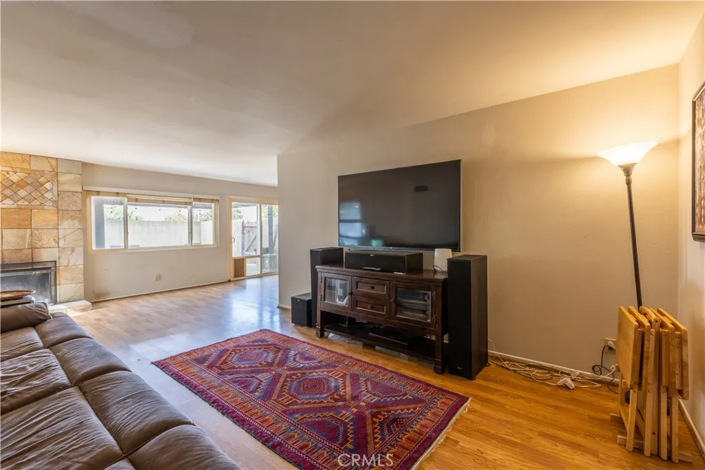 910 E Glendale, Orange, California 92865 home-pic-4