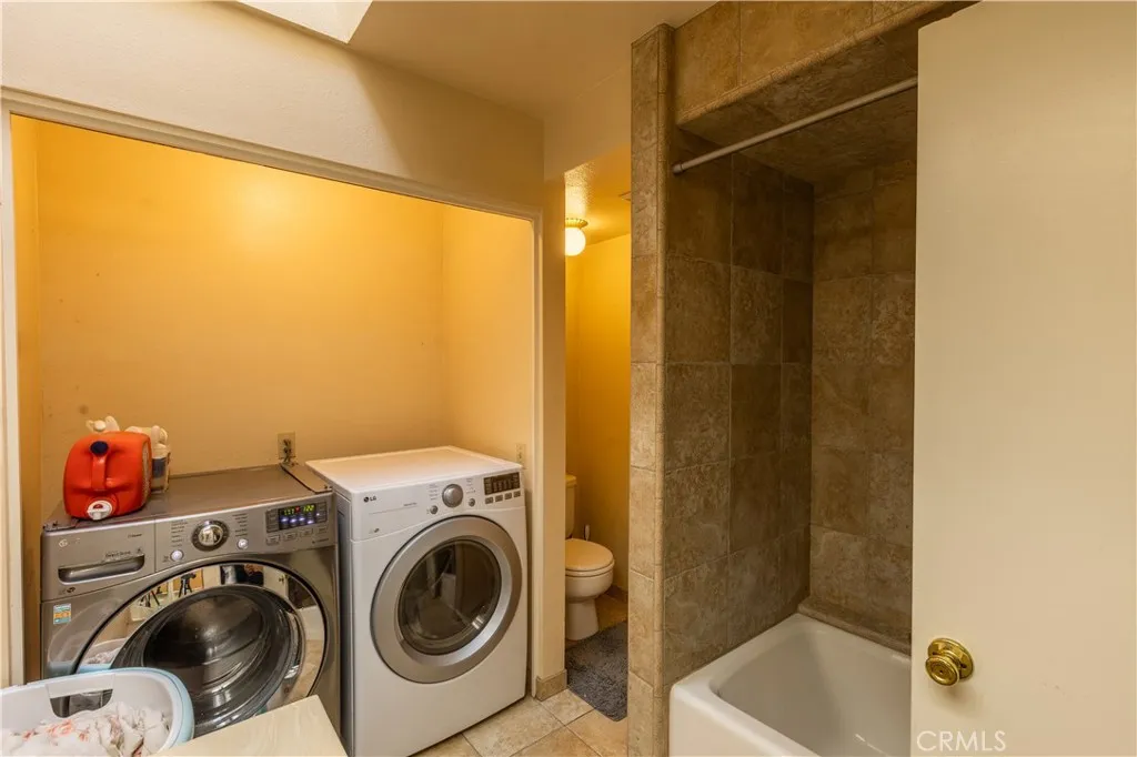 910 E Glendale, Orange, California 92865 home-pic-13