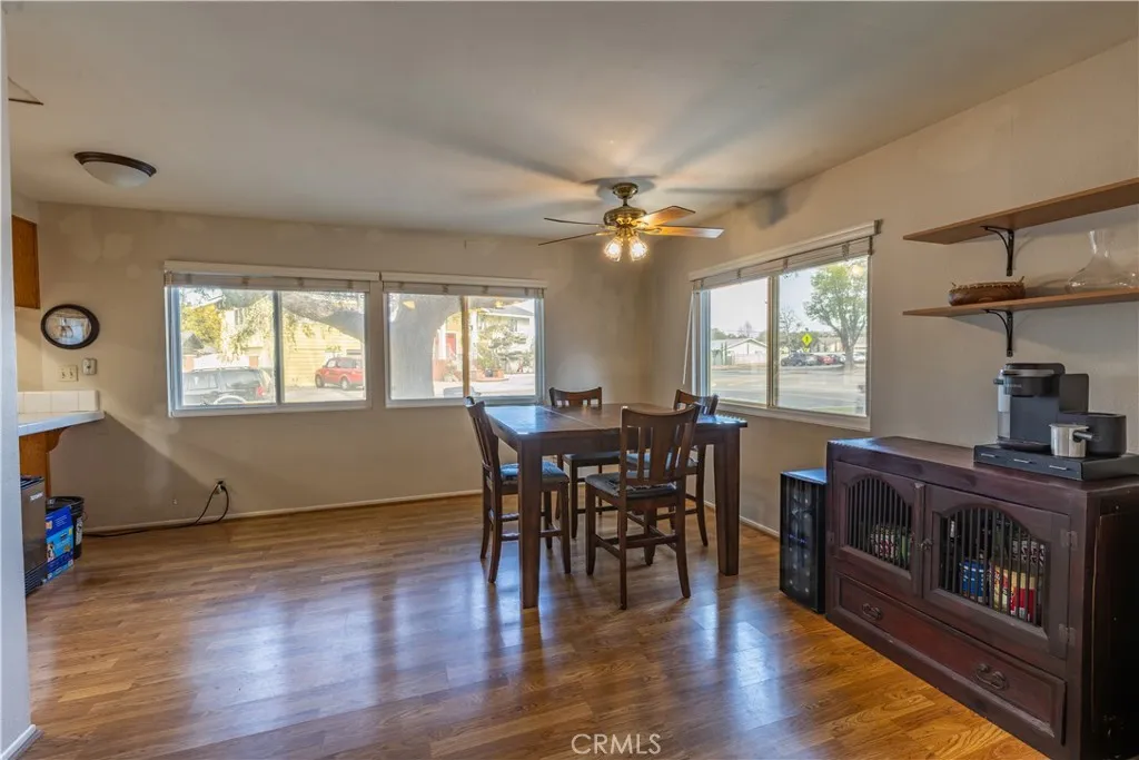 910 E Glendale, Orange, California 92865 home-pic-2