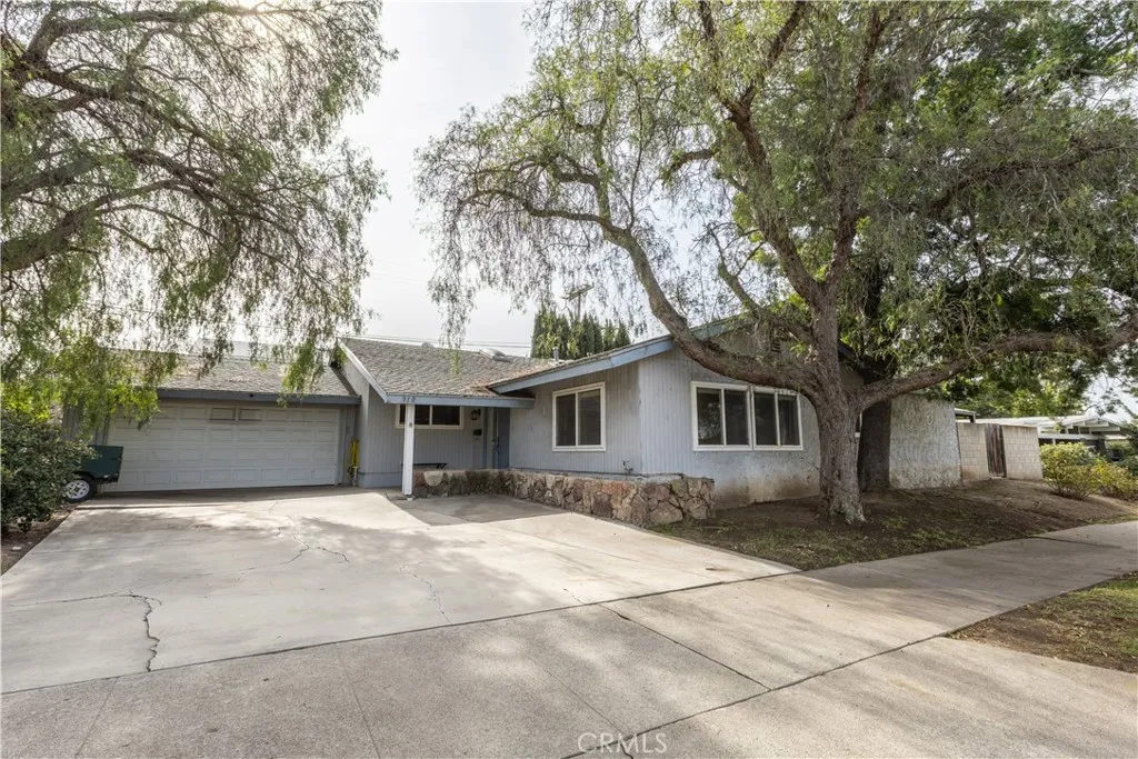 910 E Glendale, Orange, California 92865 home-pic-1