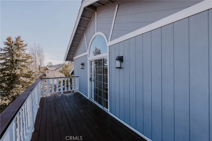Upstairs deck has furniture (not pictured)