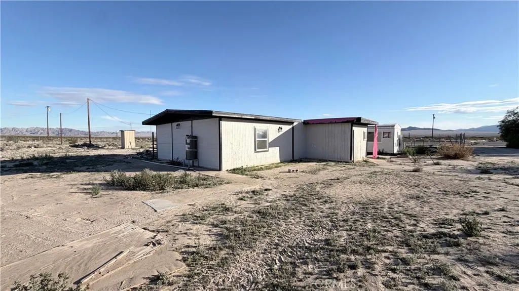 87908 Amboy, 29 Palms, California 92277 home-pic-4