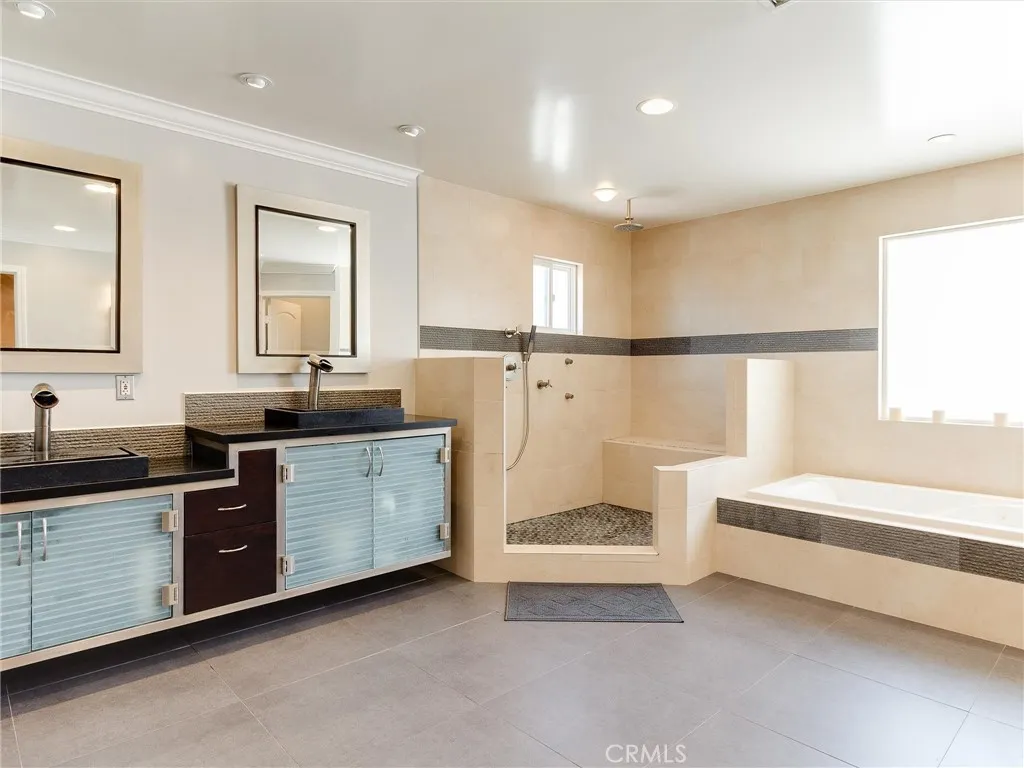 12621 Costa Drive, Hawthorne, California 90250 home-pic-40