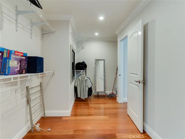 MASTER ATTACHED WALK-IN CLOSET