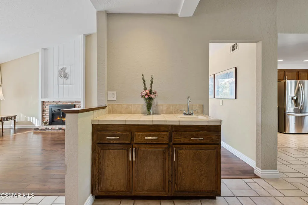 675 Whispering Oaks Place, Newbury Park, California 91320 home-pic-18
