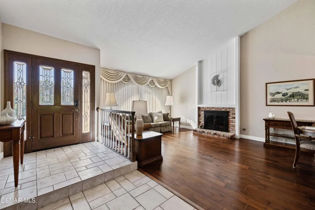 675 Whispering Oaks Place, Newbury Park, California 91320 home-pic-6