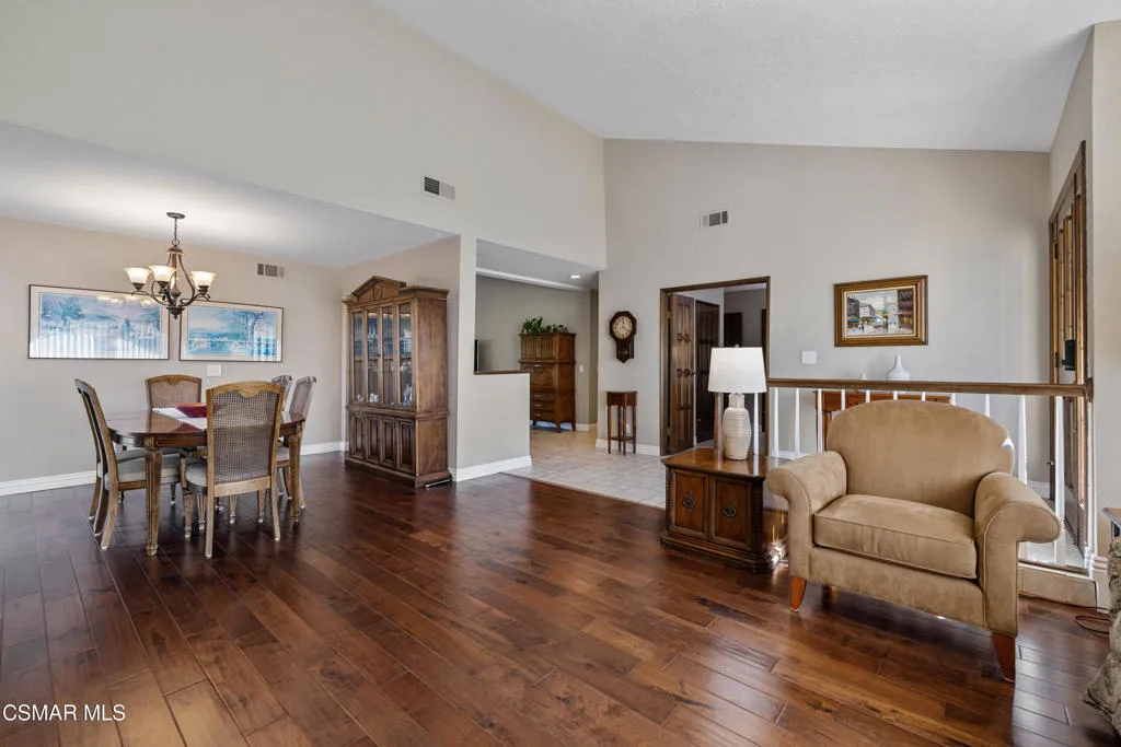 675 Whispering Oaks Place, Newbury Park, California 91320 home-pic-11