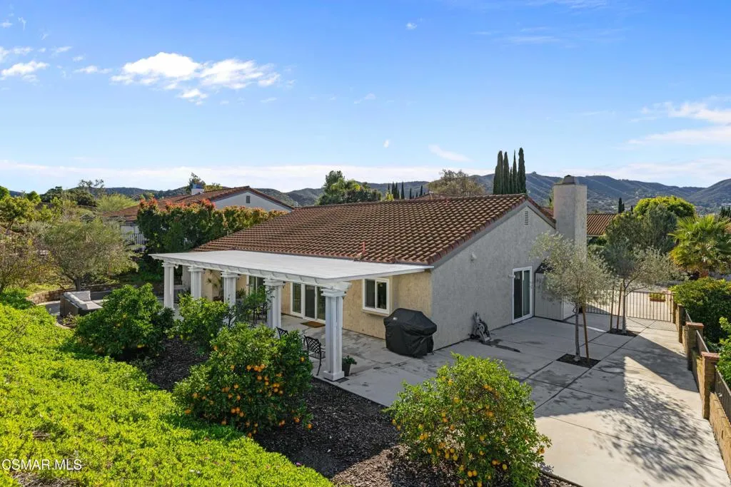 675 Whispering Oaks Place, Newbury Park, California 91320 home-pic-49