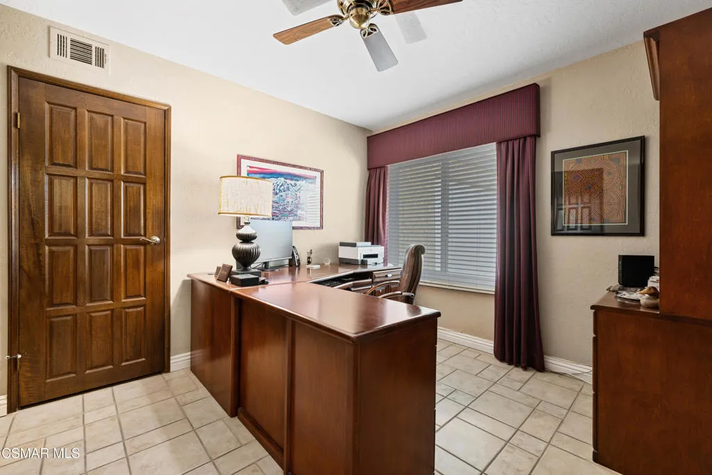 675 Whispering Oaks Place, Newbury Park, California 91320 home-pic-43