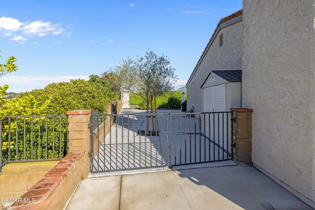 675 Whispering Oaks Place, Newbury Park, California 91320 home-pic-61