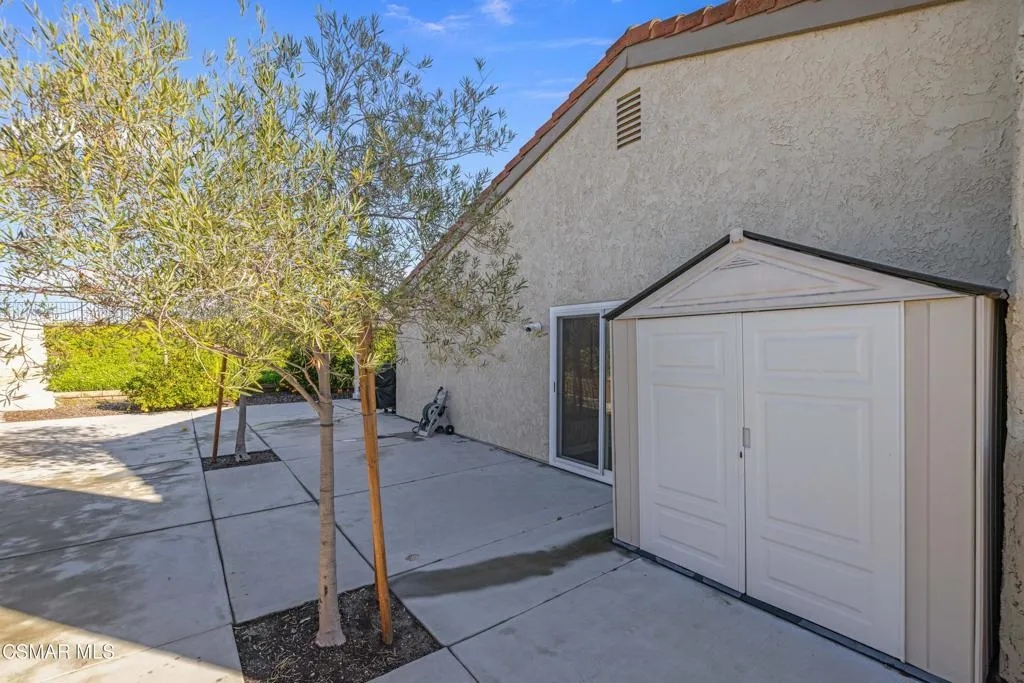 675 Whispering Oaks Place, Newbury Park, California 91320 home-pic-57