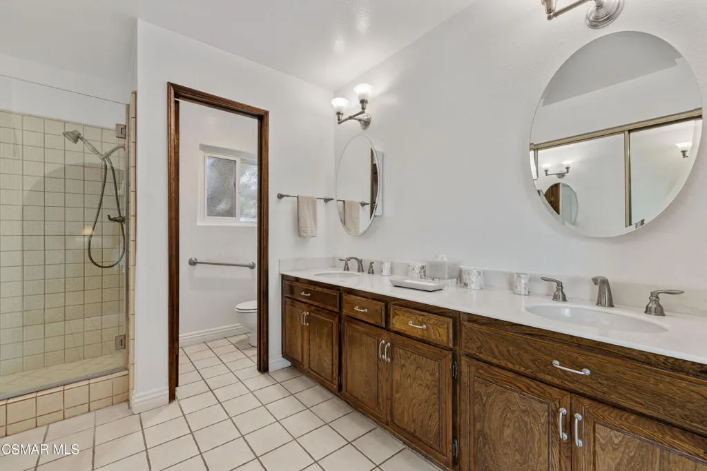 675 Whispering Oaks Place, Newbury Park, California 91320 home-pic-37