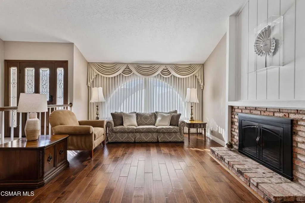 675 Whispering Oaks Place, Newbury Park, California 91320 home-pic-9