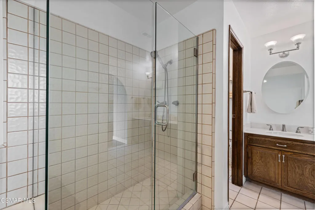 675 Whispering Oaks Place, Newbury Park, California 91320 home-pic-39