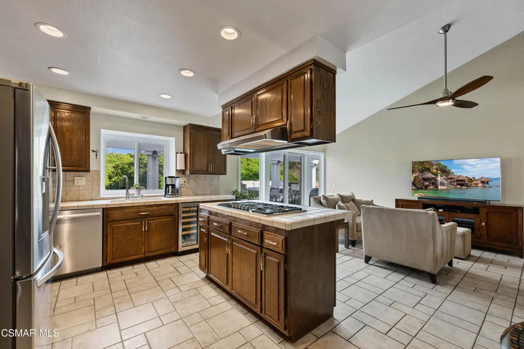 675 Whispering Oaks Place, Newbury Park, California 91320 home-pic-31