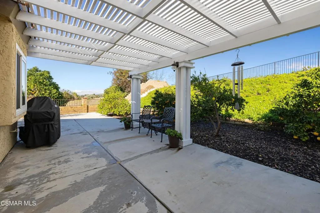 675 Whispering Oaks Place, Newbury Park, California 91320 home-pic-58