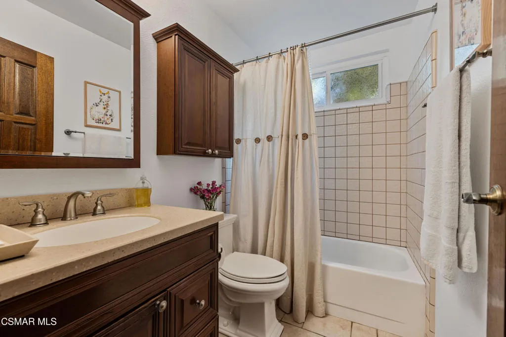 675 Whispering Oaks Place, Newbury Park, California 91320 home-pic-44