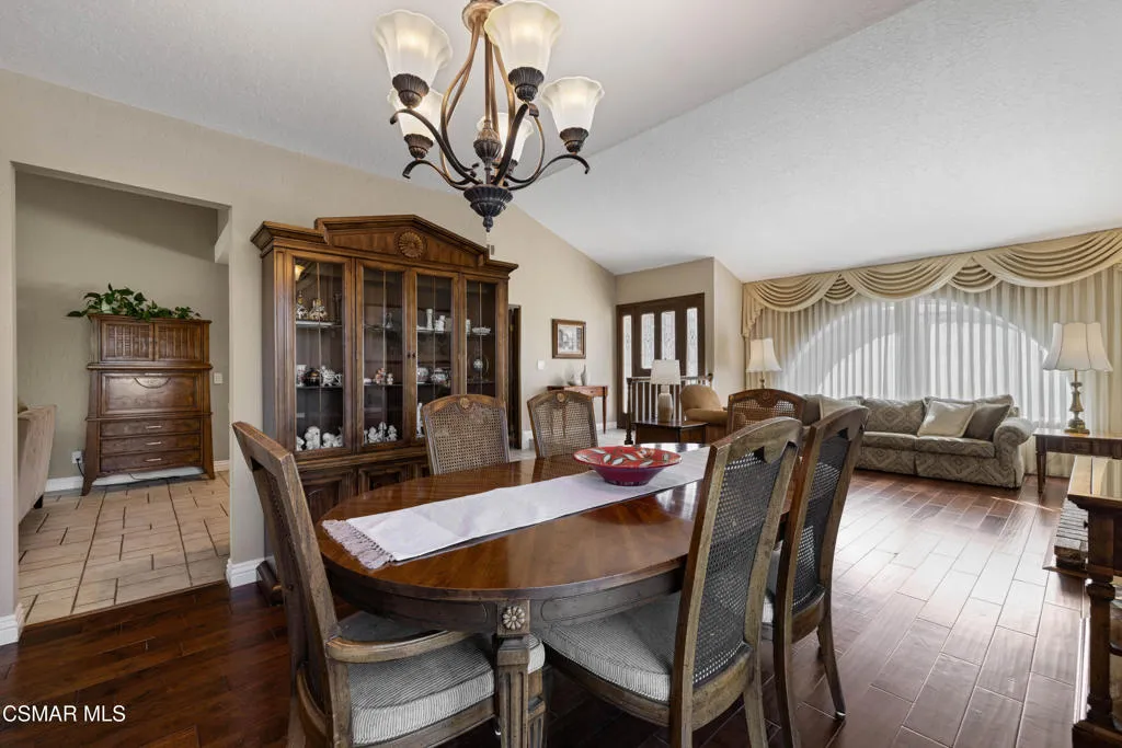 675 Whispering Oaks Place, Newbury Park, California 91320 home-pic-16