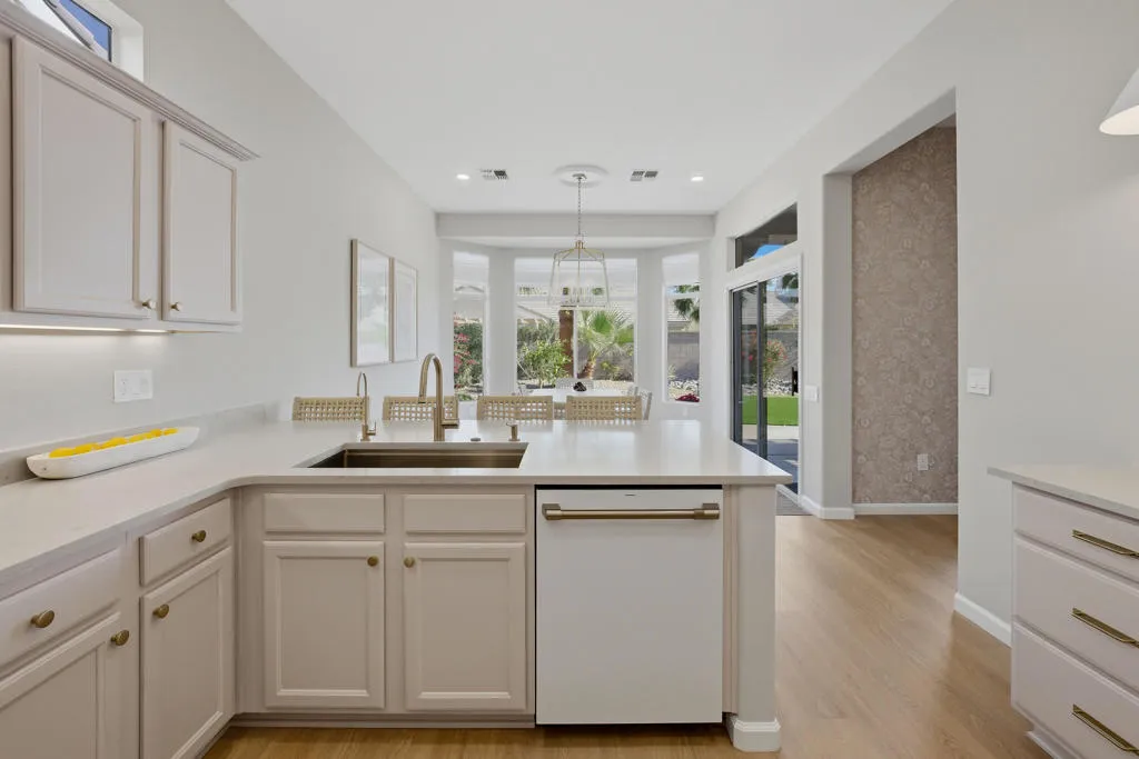 36598 Fan Palm Way, Palm Desert, California 92211 home-pic-10