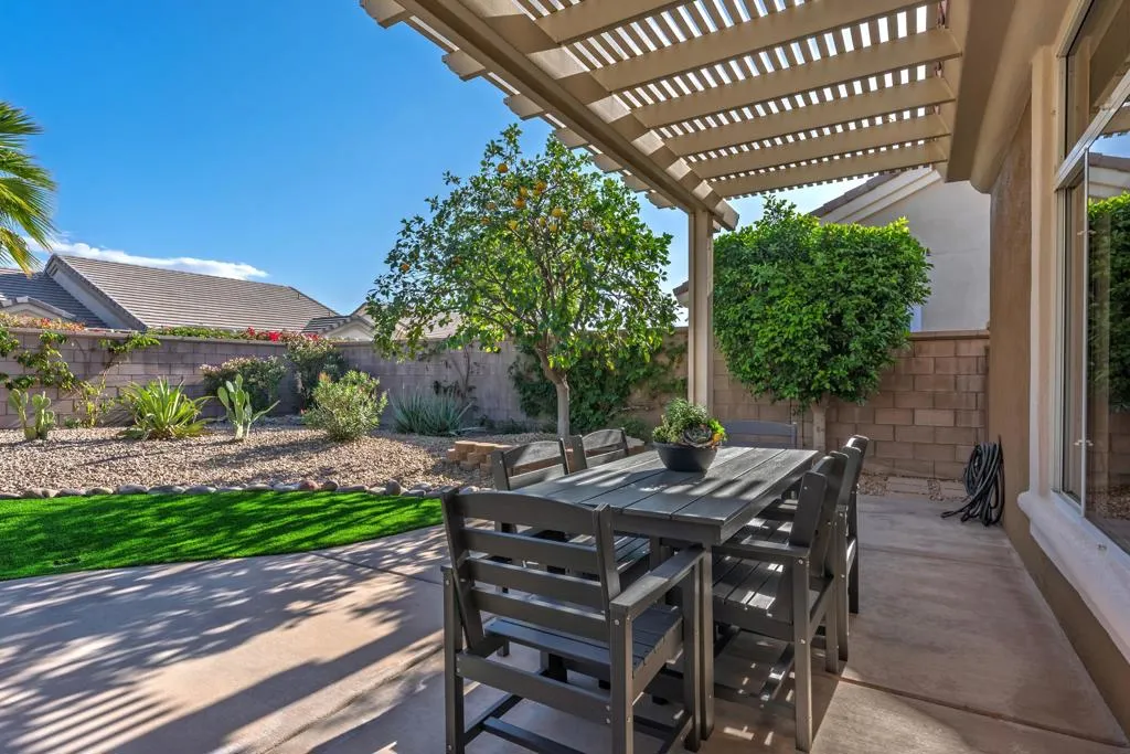 36598 Fan Palm Way, Palm Desert, California 92211 home-pic-22