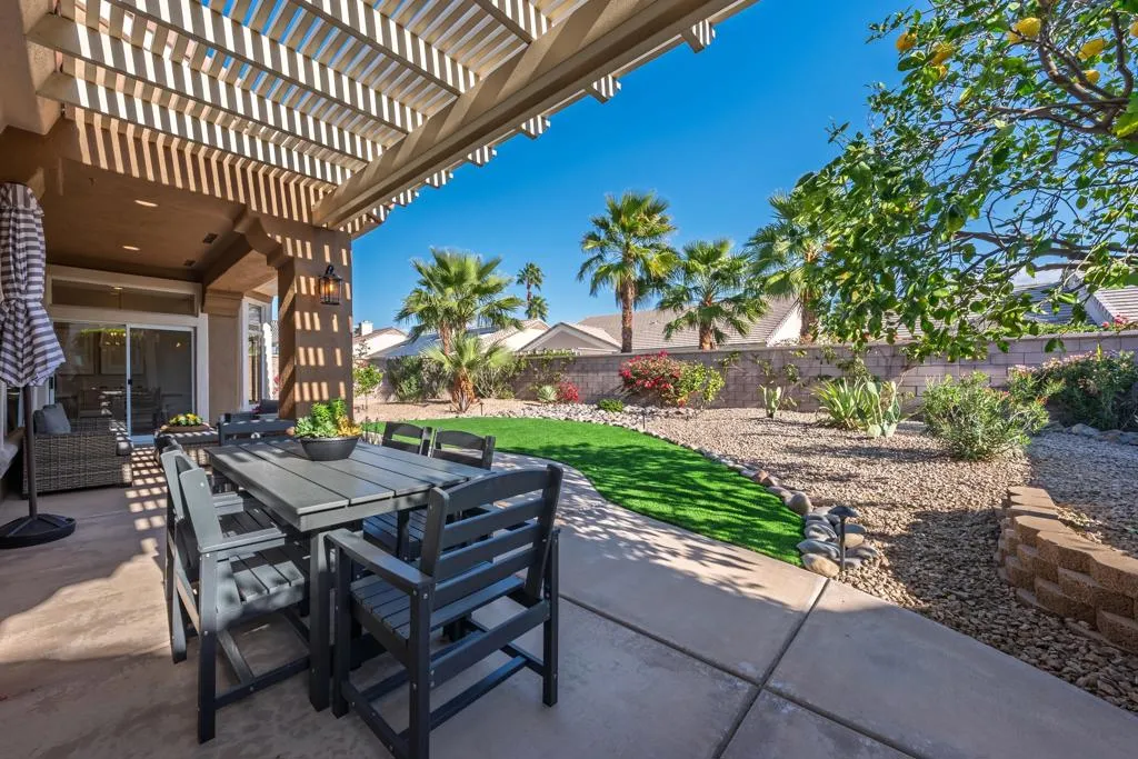 36598 Fan Palm Way, Palm Desert, California 92211 home-pic-26