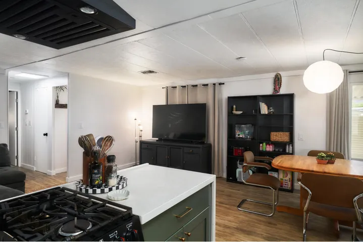 Kitchen v
