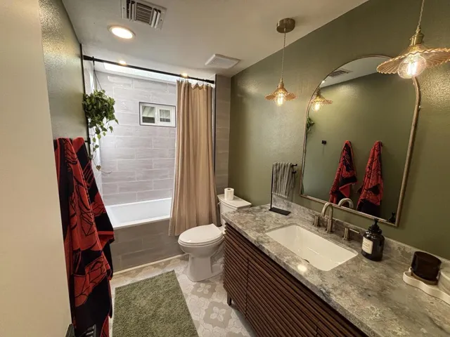 Primarybathroom20ocotillo