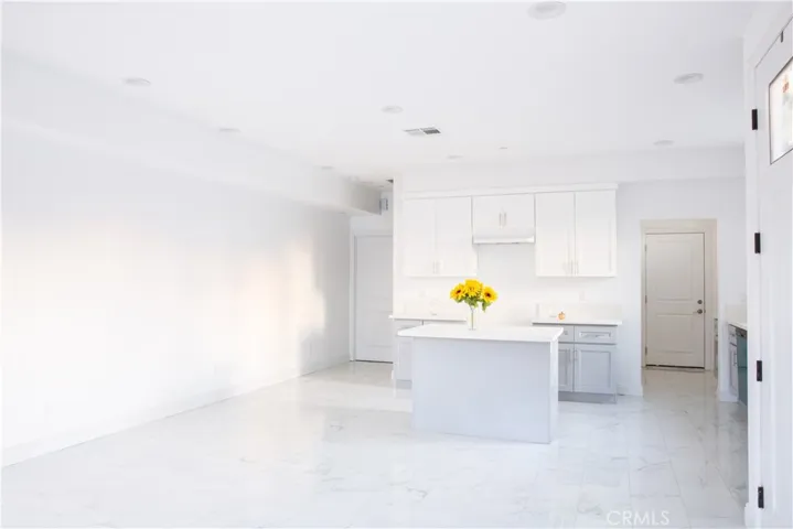 14614 Vanowen, Van Nuys, California 91405