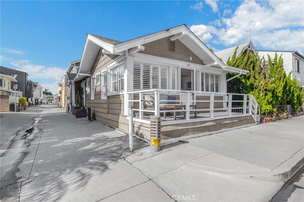 307 Fernando, Newport Beach, California 92661 home-pic-1