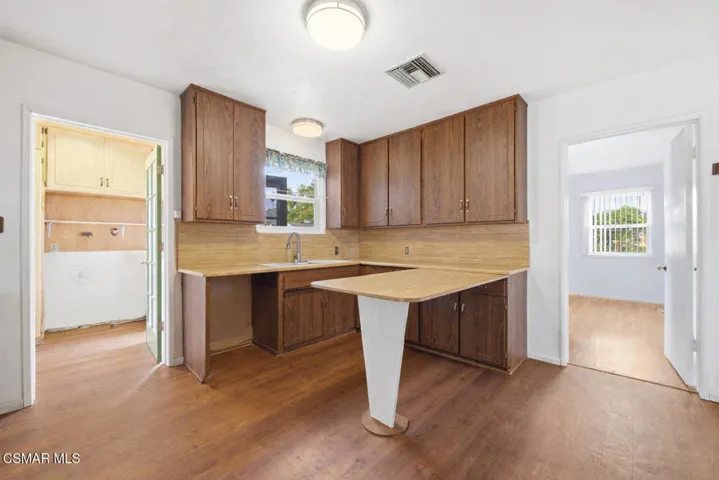 20645 Runnymede ST, Winnetka