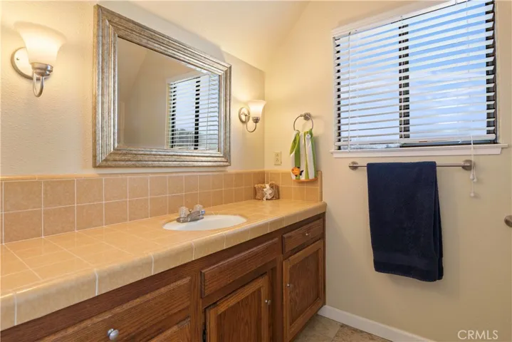 Guest Bathroom upstairs