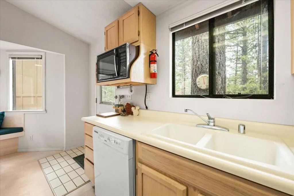 148 Crystal Lake Road, Big Bear, California 92315 home-pic-13