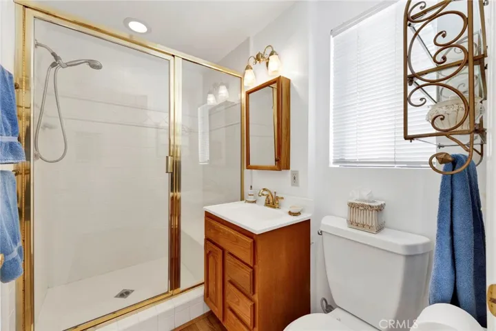 Downstair Bedroom's 3/4 bath