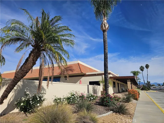 1025 S Lyon, Hemet, California 92543